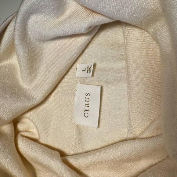 Cyrus Sweater NWT - Picture 5 of 8